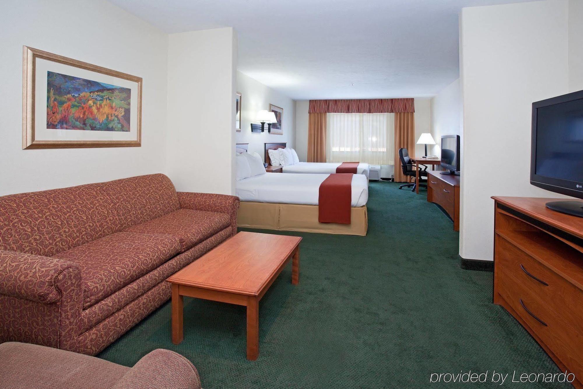 Holiday Inn Express & Suites Alamosa, An Ihg Hotel Room photo